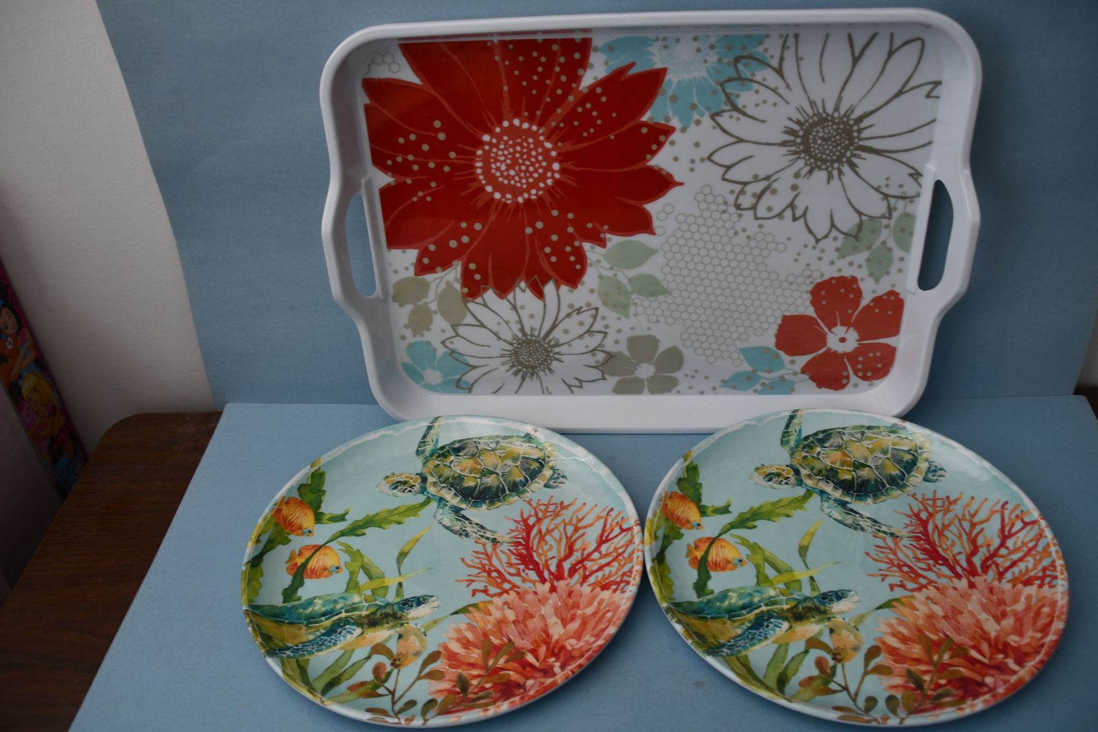 2 NEW "UNDER THE SEA" DINNER PLATES (10.5") + FLOWER TRAY with HANDLES (17" x 13" x1") ~ BOTH FOR $5