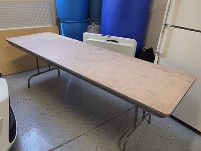 Heavy‑Duty 8' Banquet Table – Solid & Sturdy