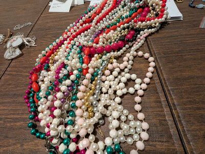 27 tp 30 bead vintage Ladies necklaces def length