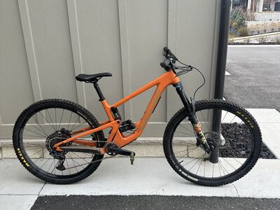 2022 Santa Cruz Hightower Medium