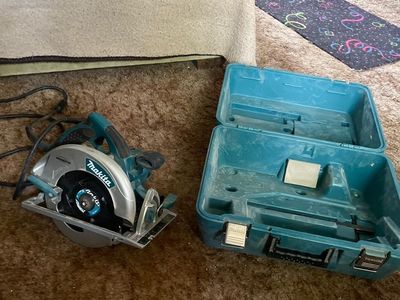 Makita 7 1/4” electric circular saw