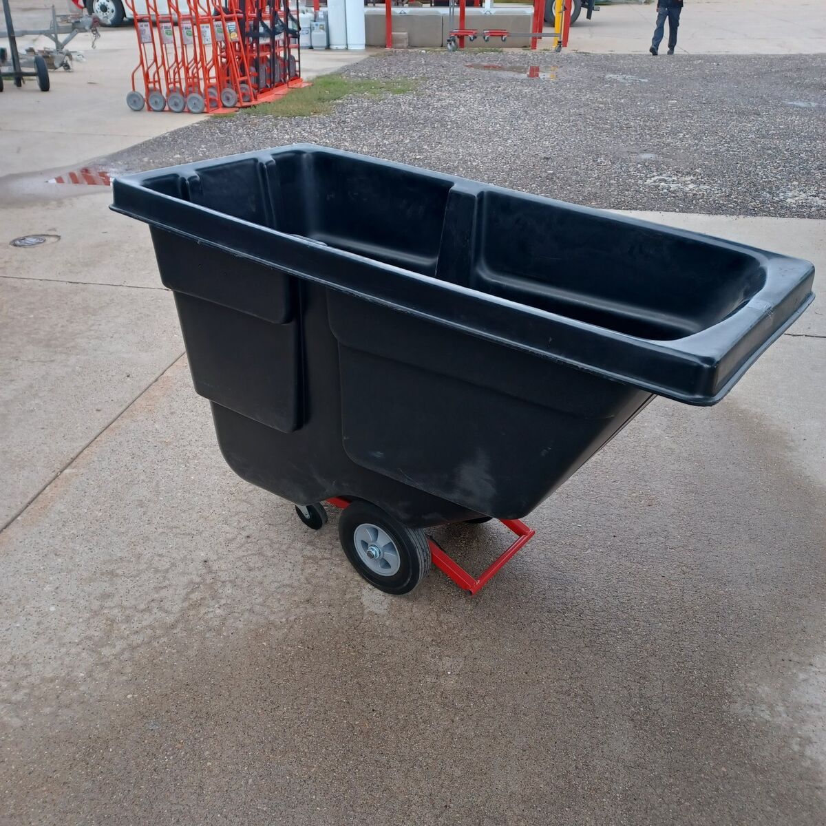Rubbermaid utility tilt truck / cart
