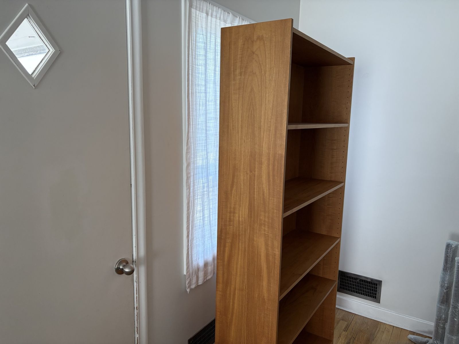 Main image 3