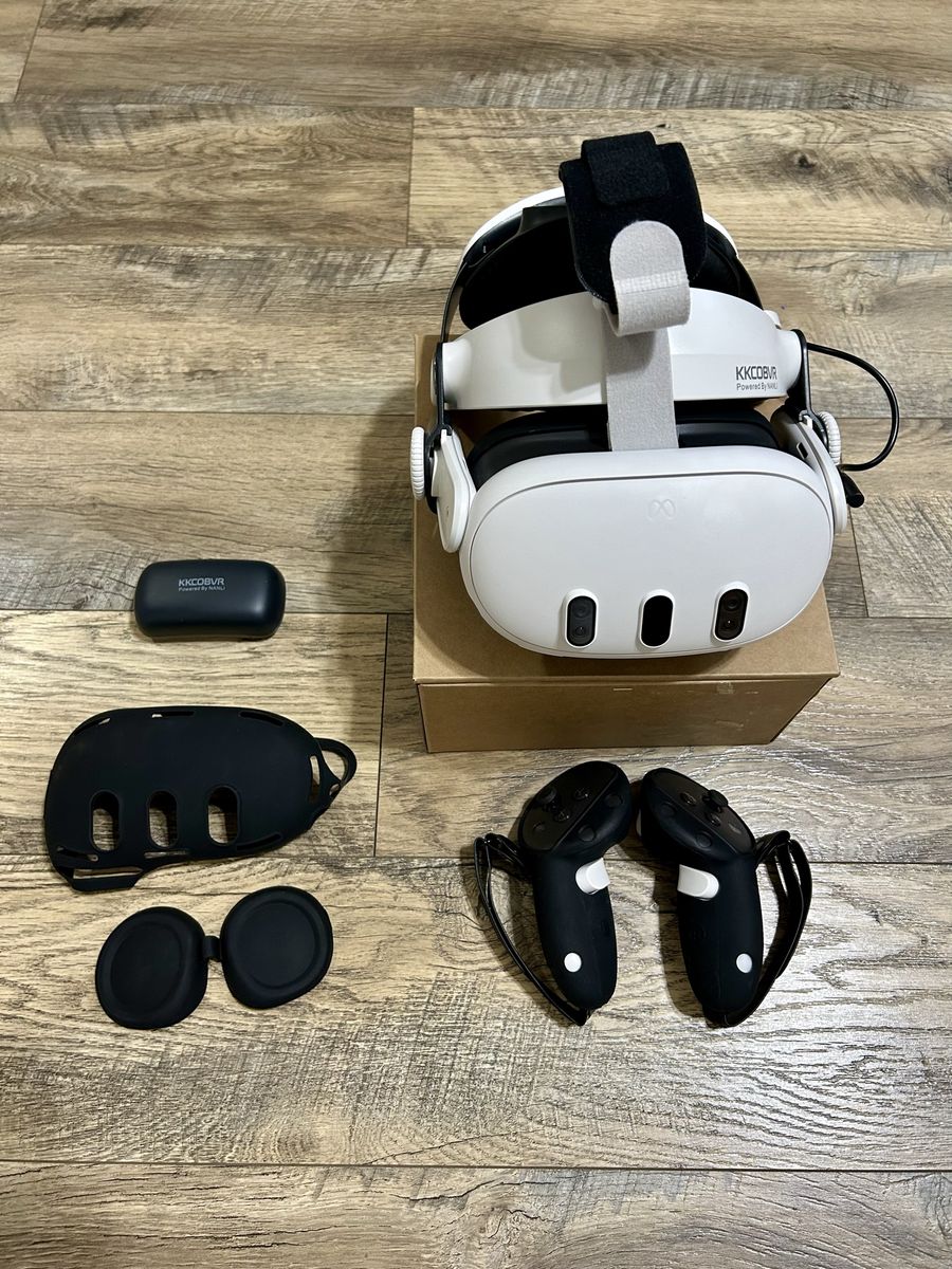 Meta Quest 3 VR (512GB) Headset with KKCOBVR Head Strap & Accessories - Excellent Condition