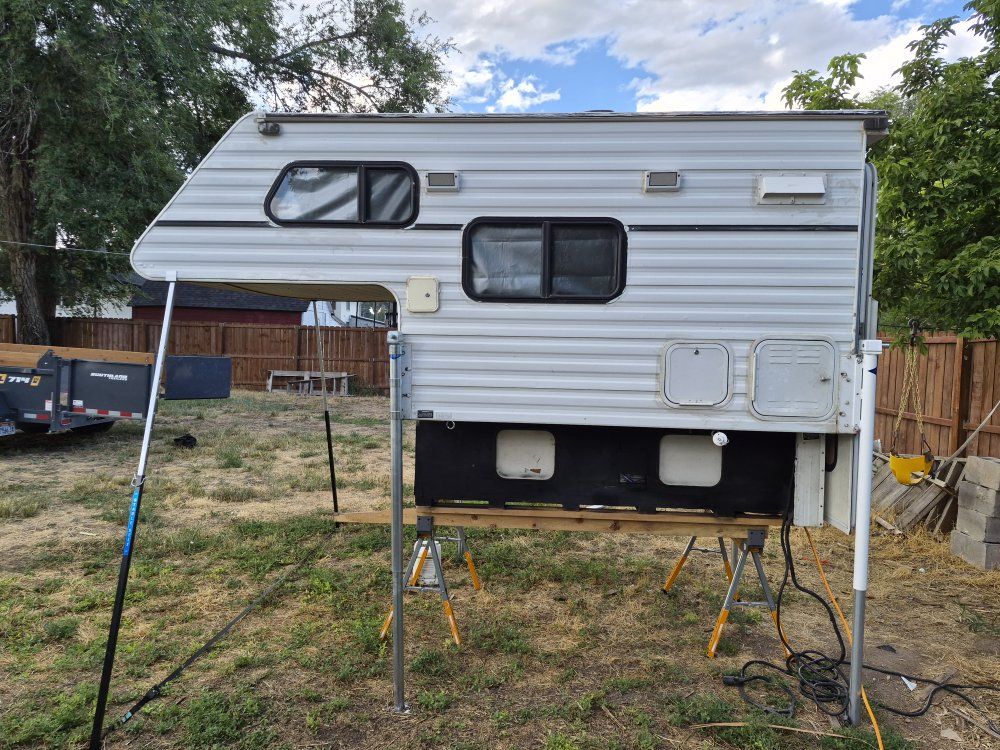 1999 Six Pac Truck Camper