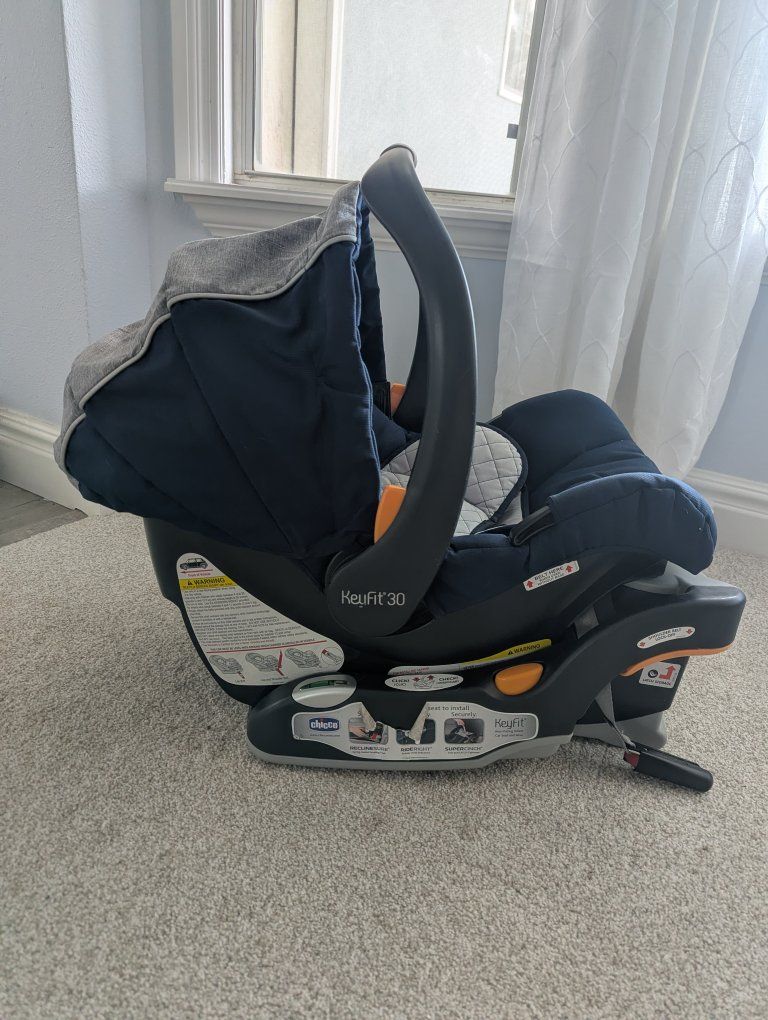 Chico KeyFit30 infant car seat with base