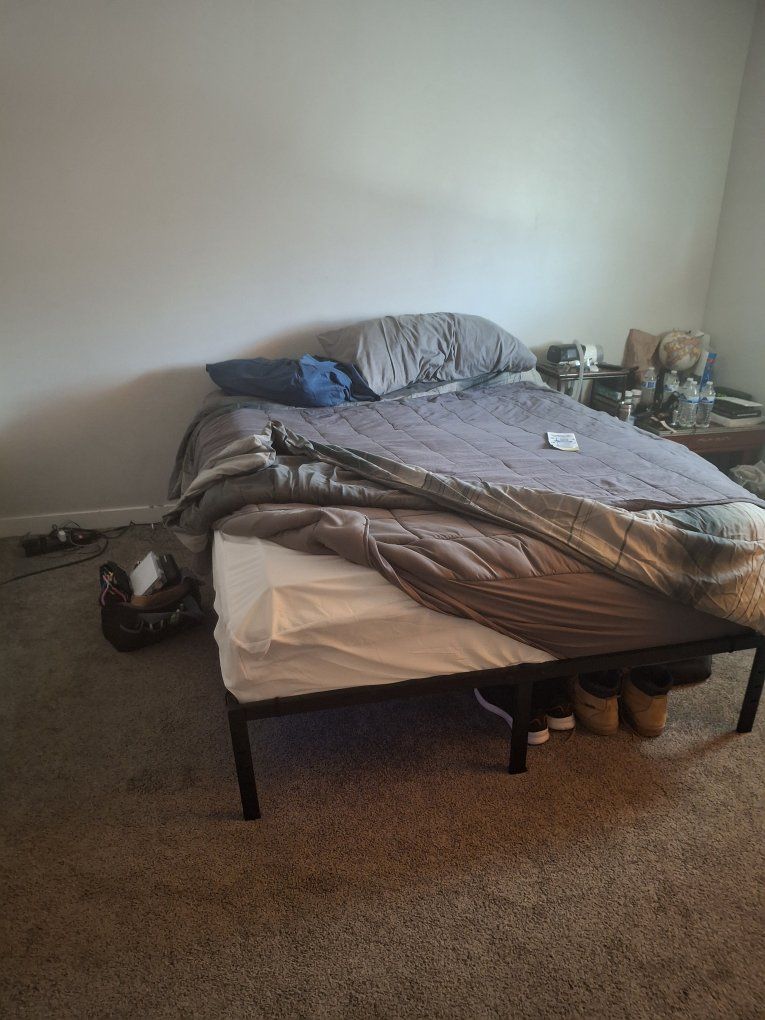 SPRINGVILLE. queen Size Bed Frame with LEd lights. Mattress, and Topper Set - Metal Frame & Memory Foam