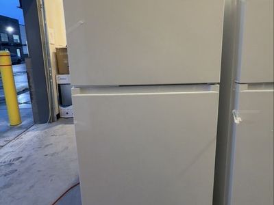 Midea Fingerprint Resistant 20.5 Cu. Ft. Standard-Depth 30” Wide Top-Freezer Refrigerator – White | Garage Ready | ENERGY STAR C