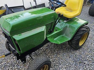 JOHN DEERE 300 HYDROSTATIC TRACTOR