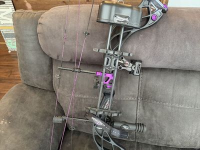 BowTech Carbon Rose bow