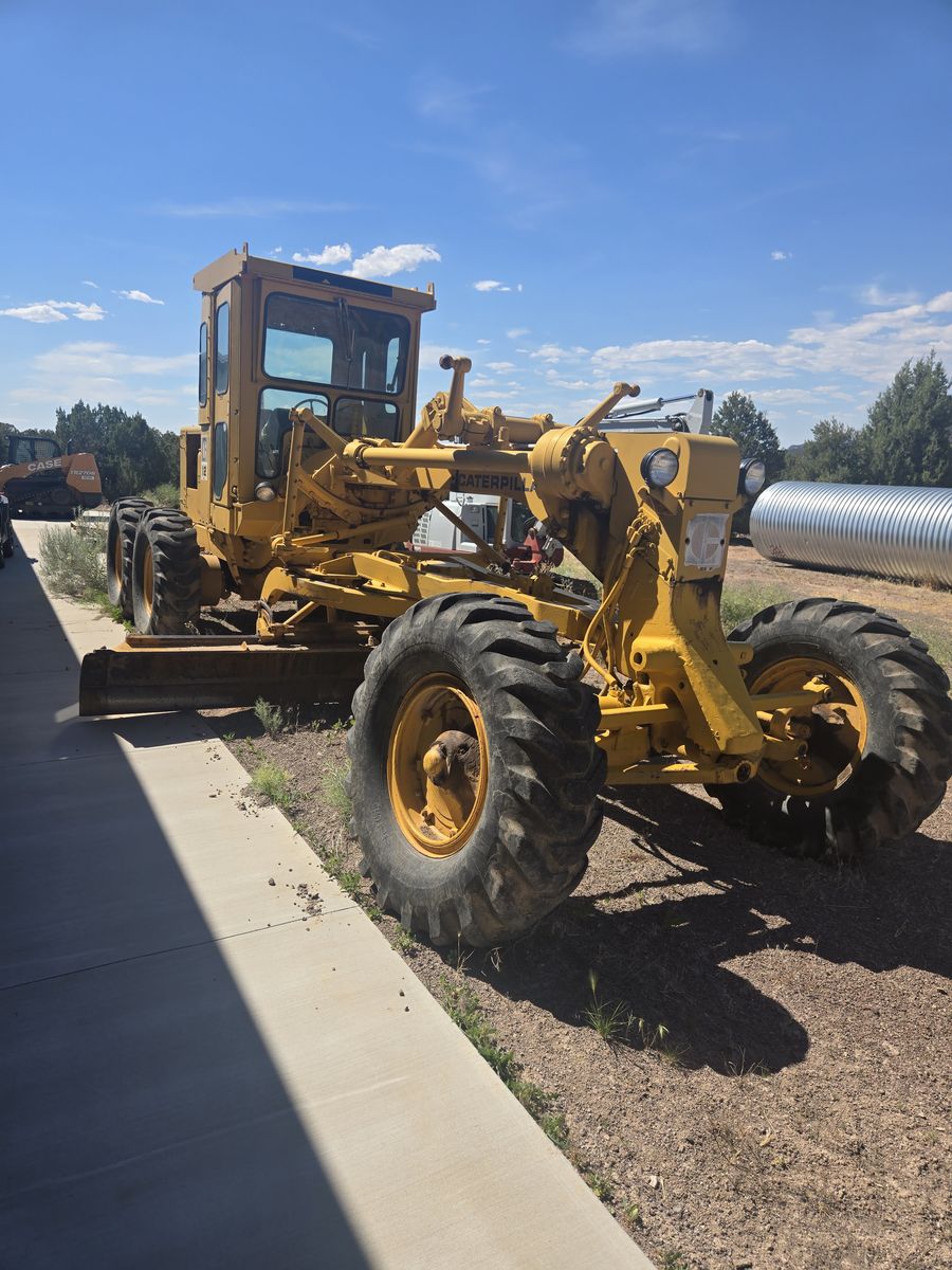 Cat 71-73 Grader. 12' board