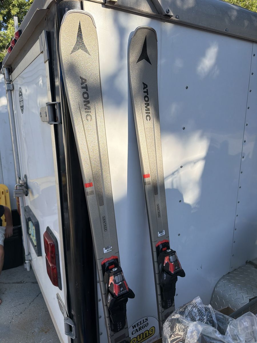Atomic Vantage Downhill Skis with Bindings