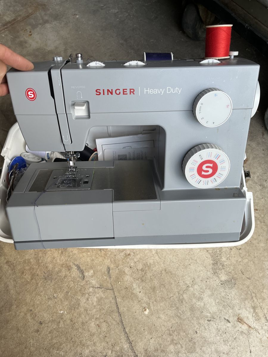 Singer sewing machine 4432