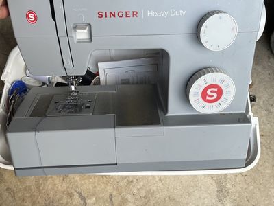 Singer sewing machine 4432
