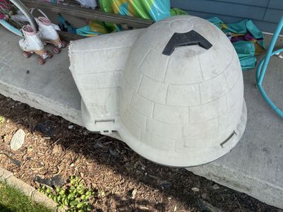 Petmate Beige Igloo Dog House - Medium/Large Outdoor Shelter, Durable Plastic