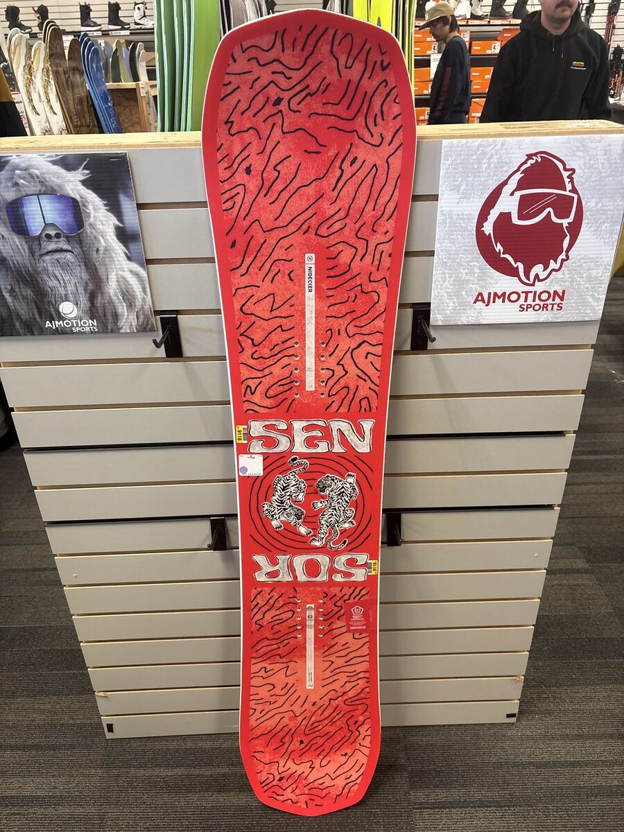 Nidecker Sensor 139cm Snowboard - Lightly Used (2026)