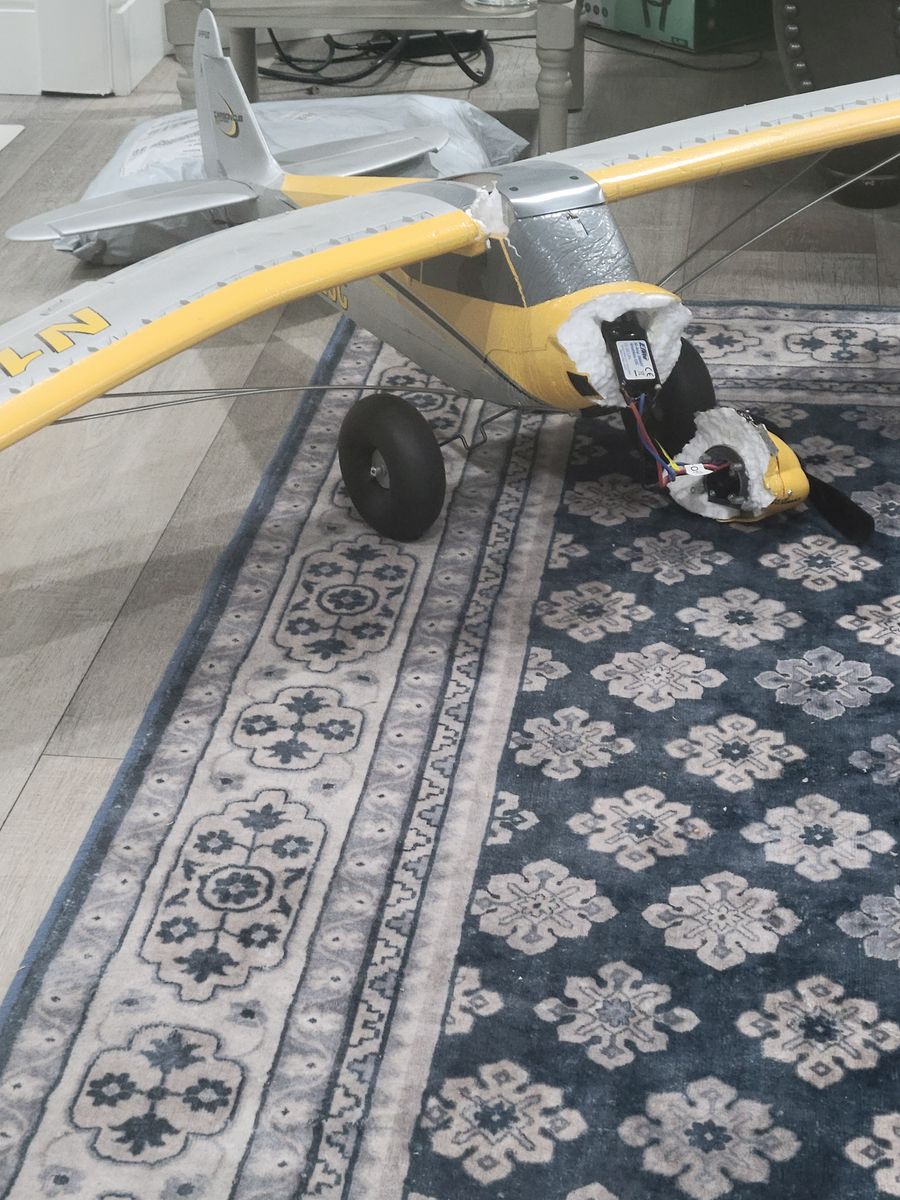 Carbon cub plane for parts only!!! FREE