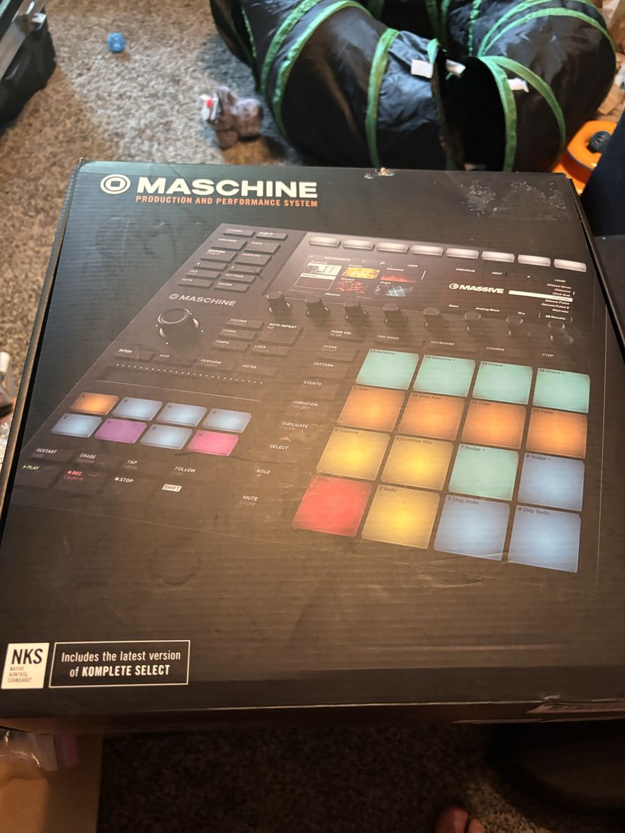 Native Instruments Maschine MK3 Production and Performance System new in box