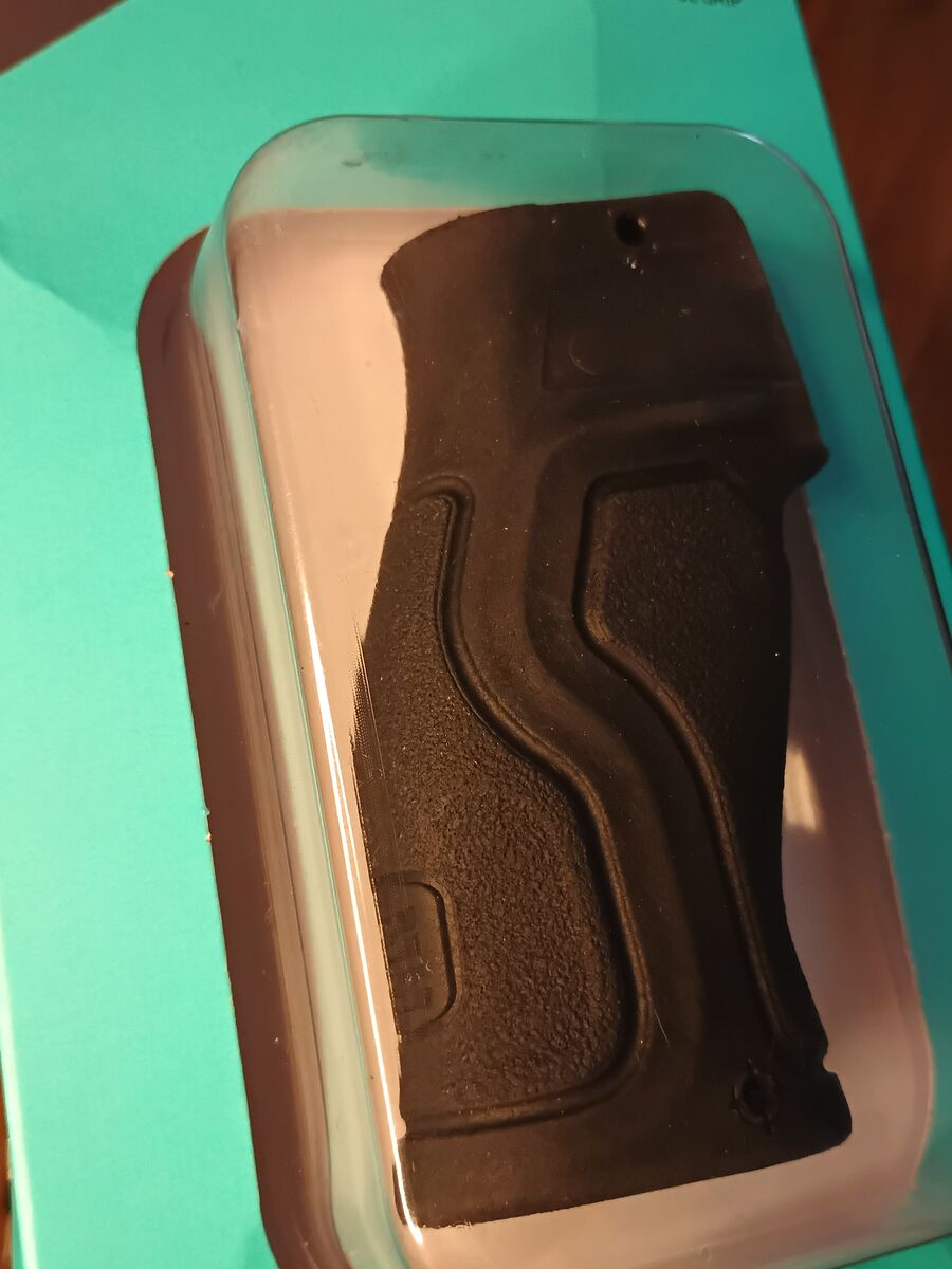 FAB Defense AR Rubberized Texture BLACK Pistol Grip