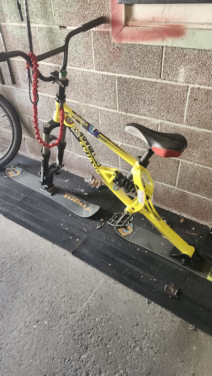 Skibyk ski bike