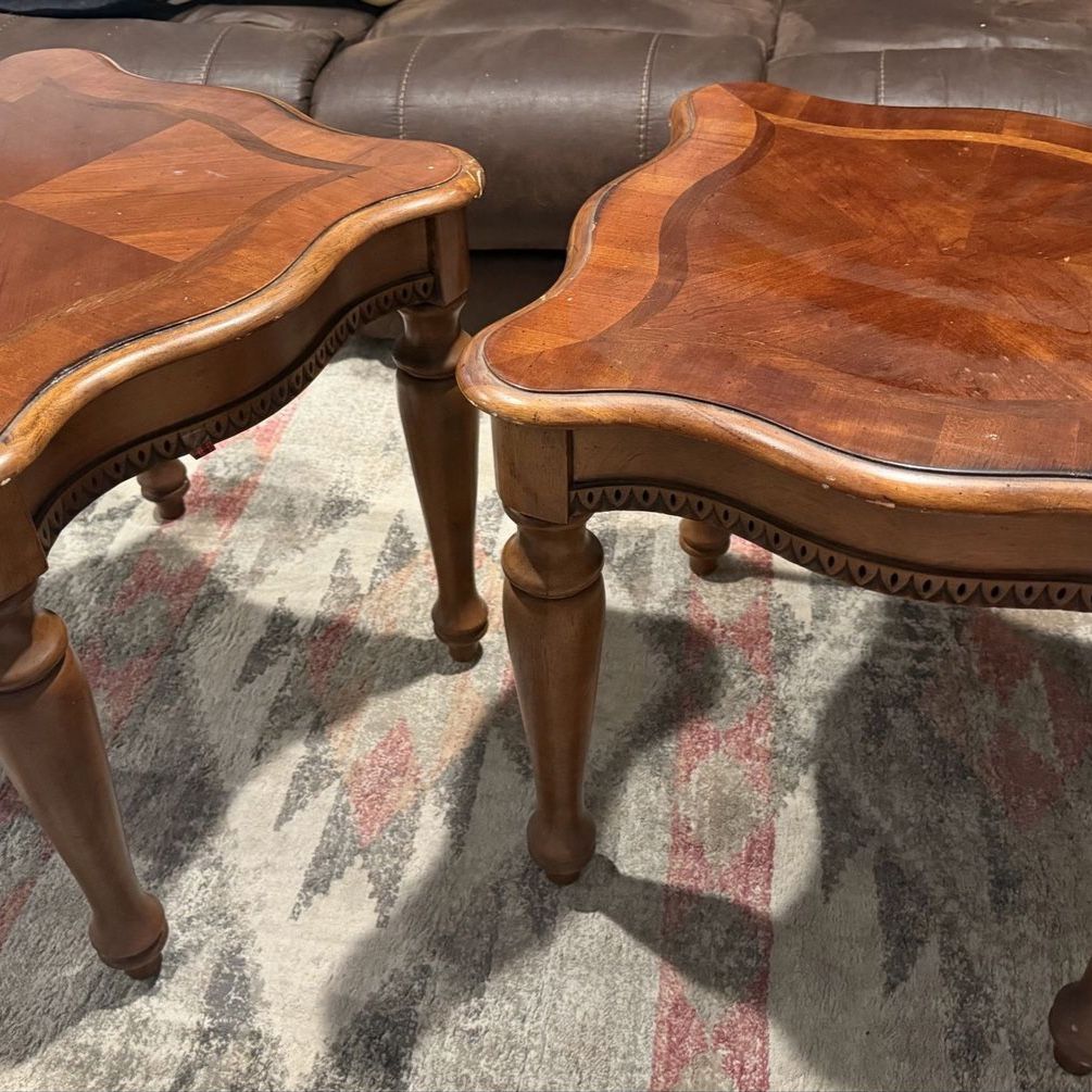2 matching end tables