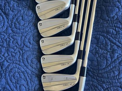 Left-handed Taylormade P790 Irons, 4-p