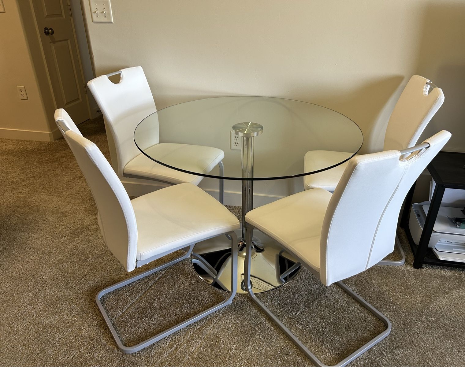 Table & Chairs
