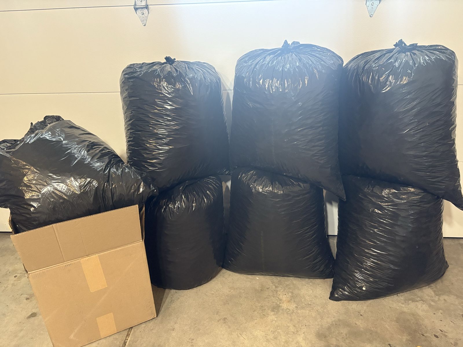 Packing peanuts-6 bags biodegradable + 1 box styrofoam peanuts