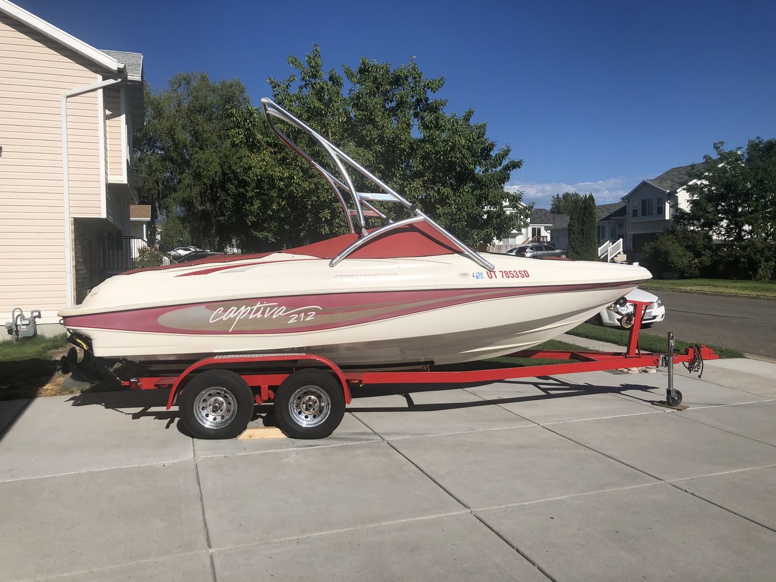 1996 Rinker Captiva 212
