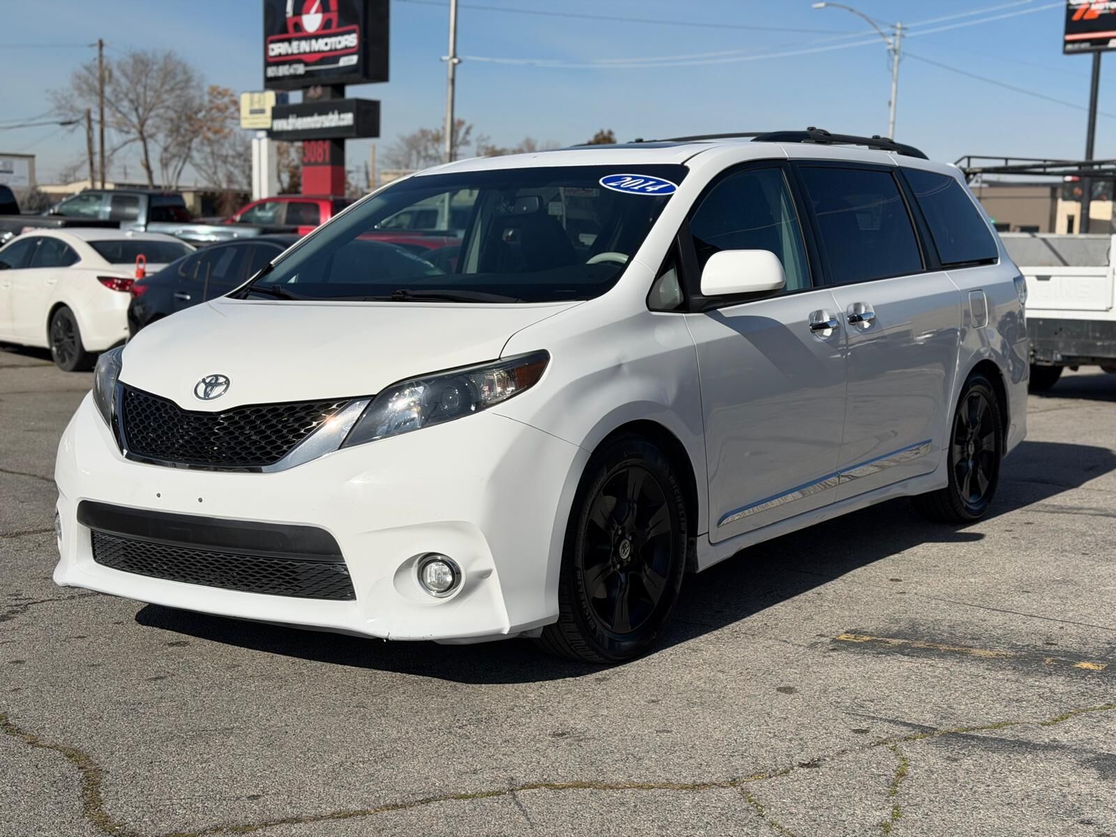 2014 TOYOTA SIENNA SE