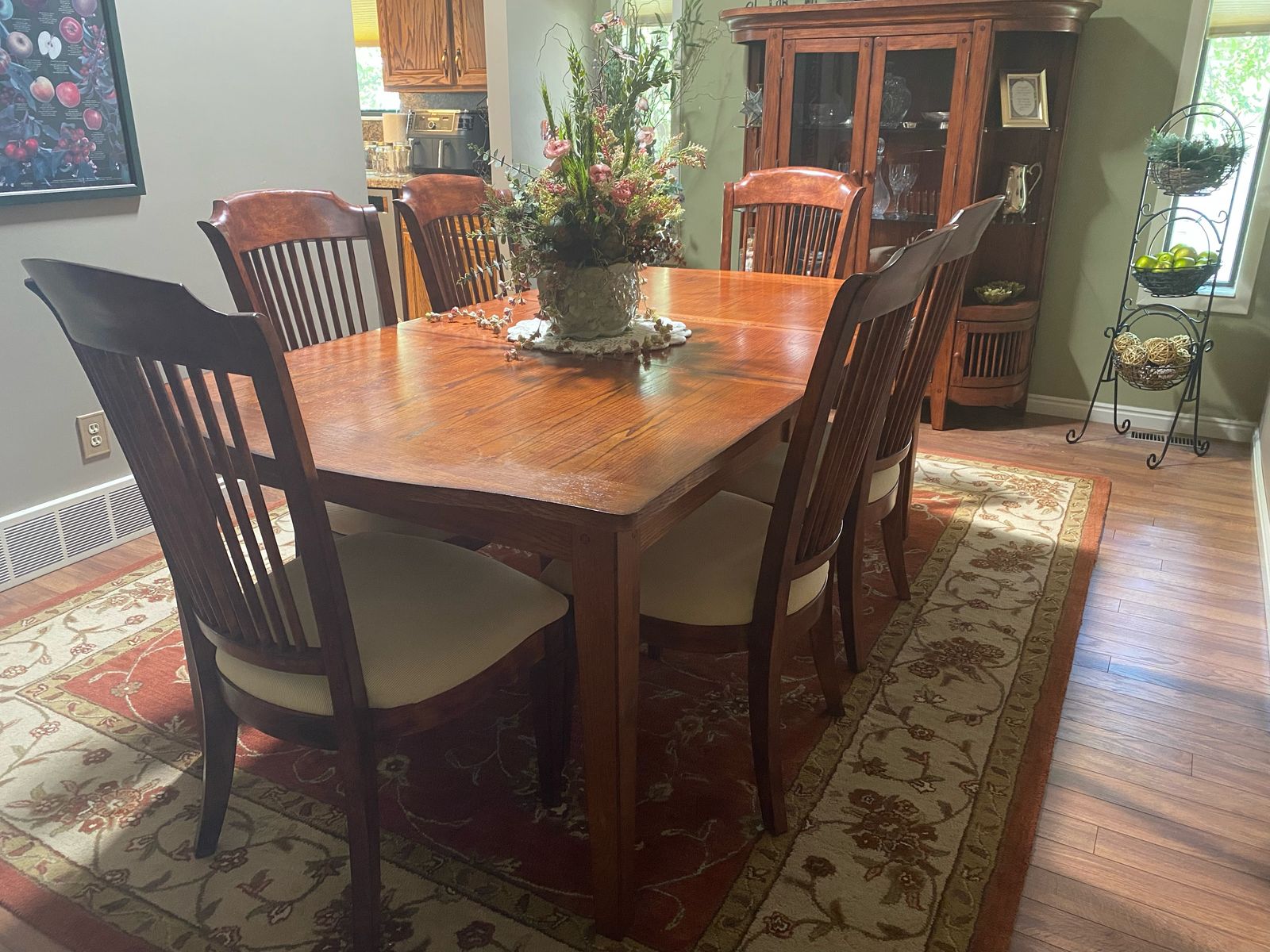 Dining Room Set in Solid Pecan