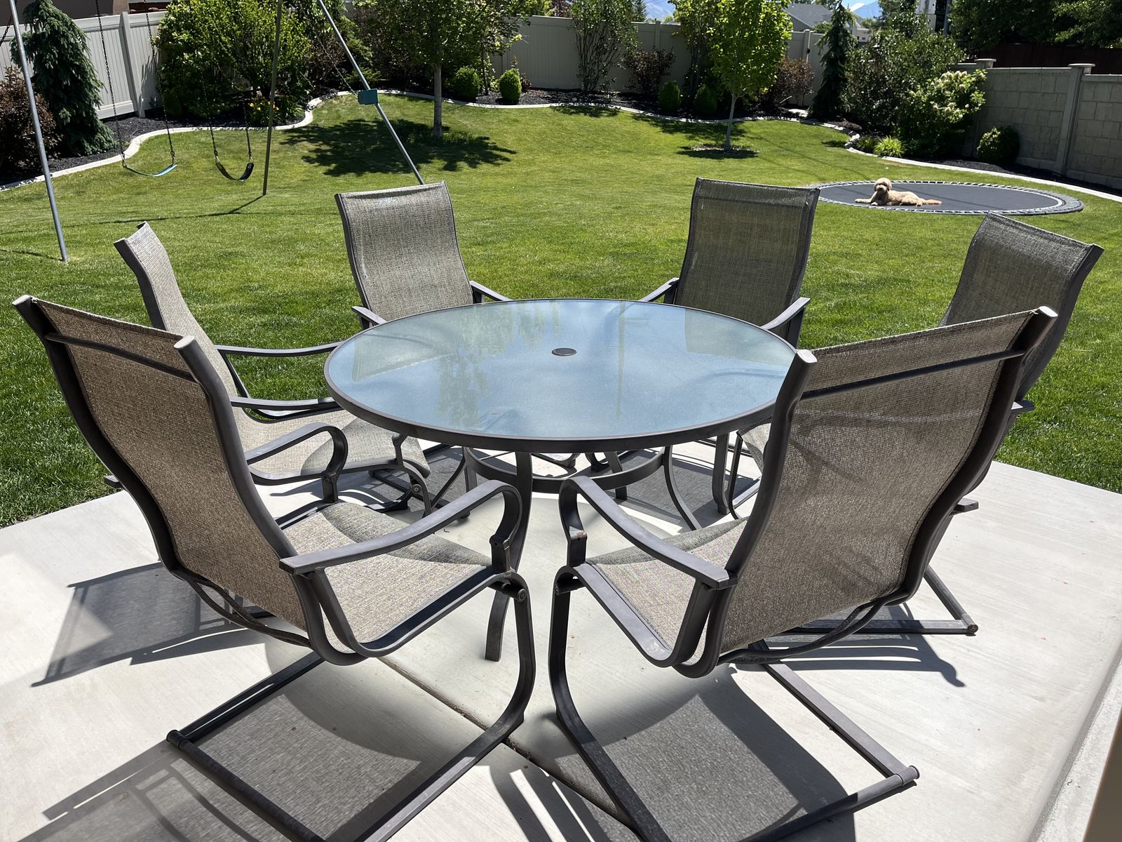 Patio Table and 6 chairs $150