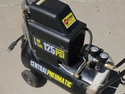 AIR COMPRESSOR Central pneumatic.