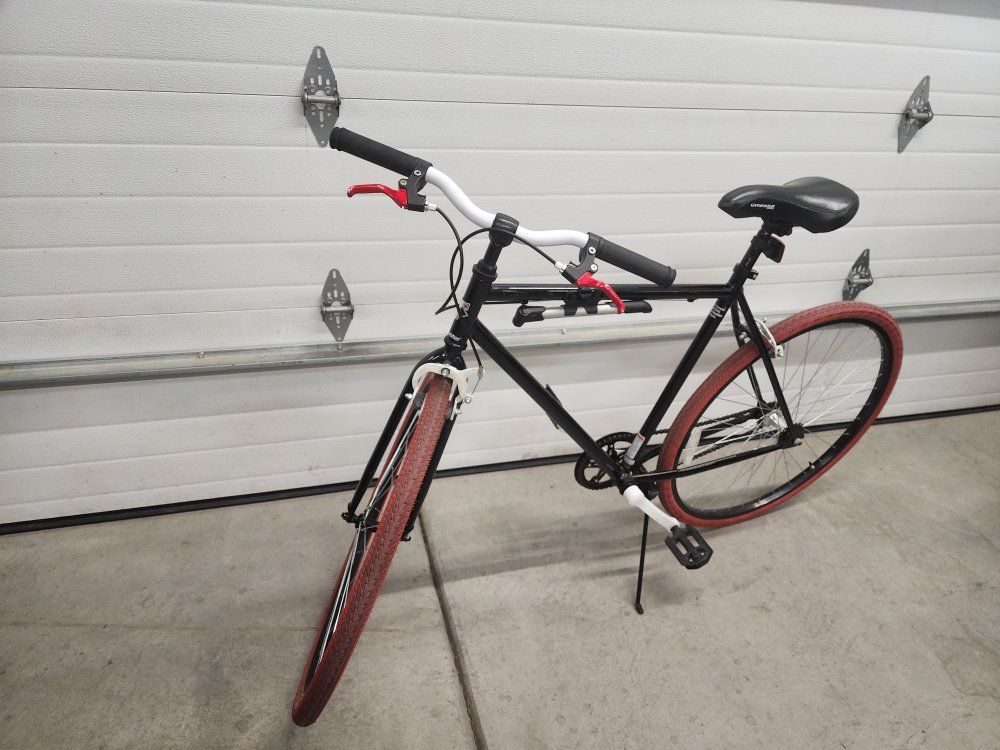 700c Thruster Fixie Bike Steel Frame, Single Speed, Height 5'4"+, Black and Red