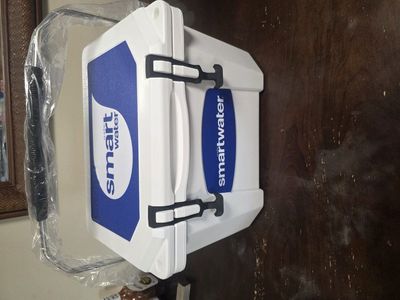 Grizzly 20qt ice chest cooler new