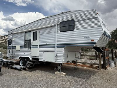2001 Komfort Camp Trailer