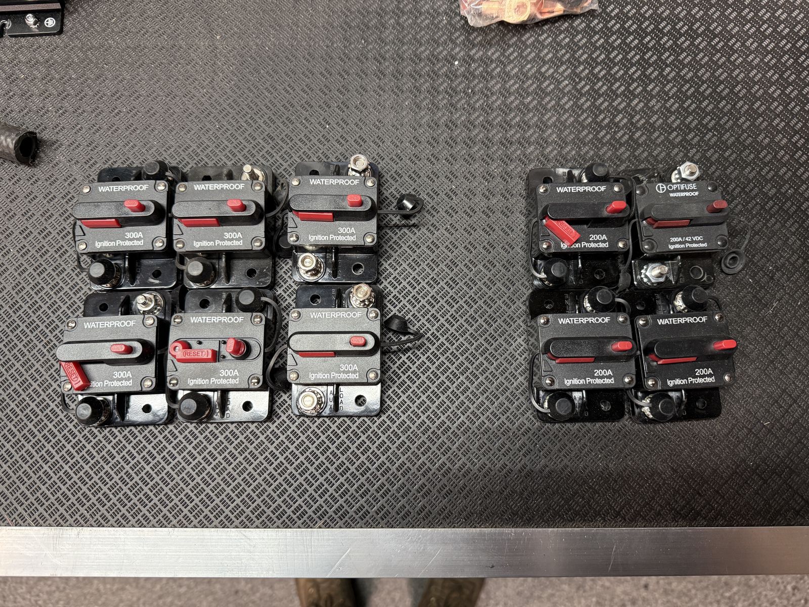 200A/300A 12V Resettable Fuse