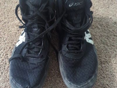 Asics wrestling shoes size 4.5