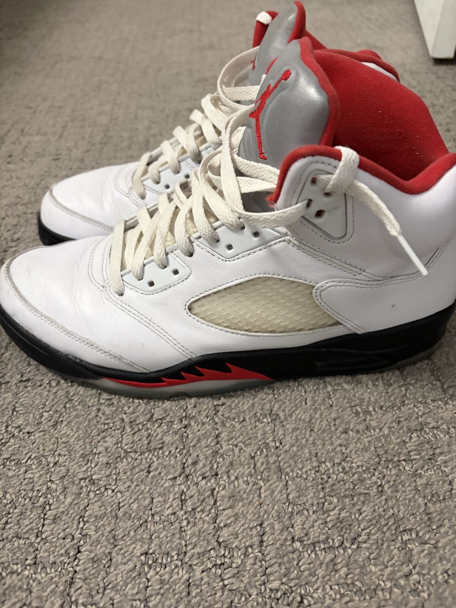 Jordan 5 fire red size 11.5