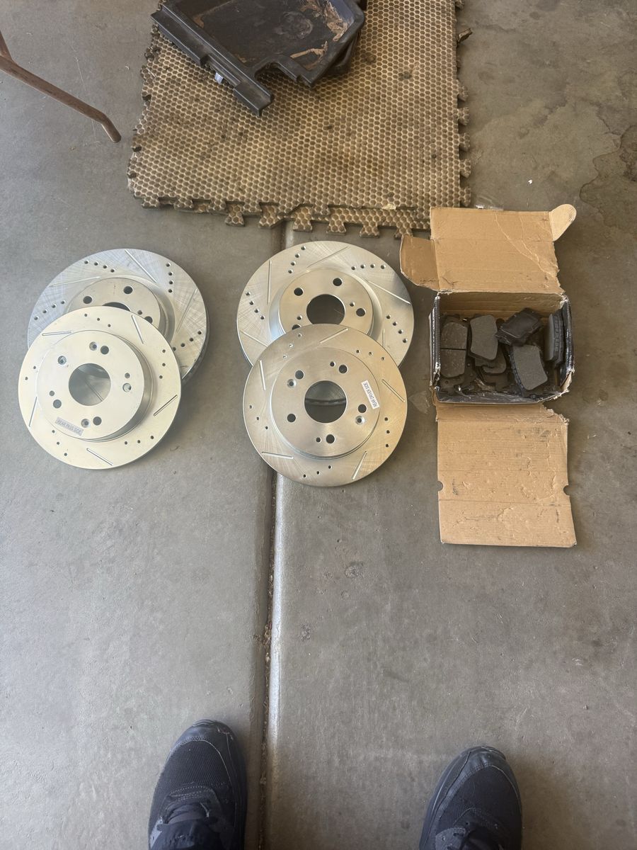 brand new Slotted rotors and brakes for 2012-14 toyota camry