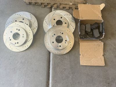 brand new Slotted rotors and brakes for 2012-14 toyota camry
