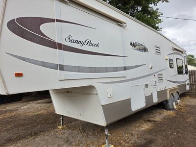 2007 SunnyBrook Titan LX-33CKTS 5th Wheel Trailer