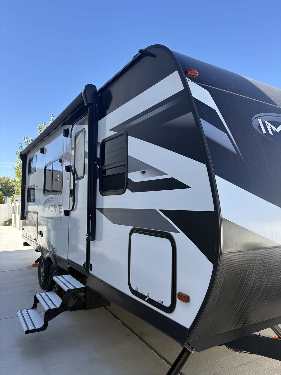 2022 GRAND DESIGN IMAGINE XLS 21BHE