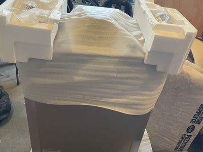 Rinnai 199k BTU Tankless Water Heater - New In Box