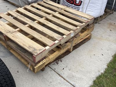 Free Pallets (4)