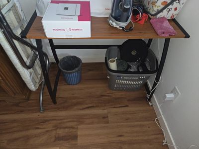 Singer Sew Essentials Sewing Machine with accessories - Great for Beginners and Crafting