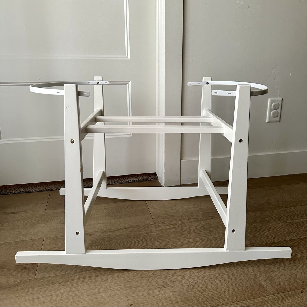Modern Rocking Bassinet Stand - White
