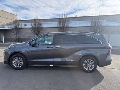 2025 Toyota Sienna XLE 8-Passenger