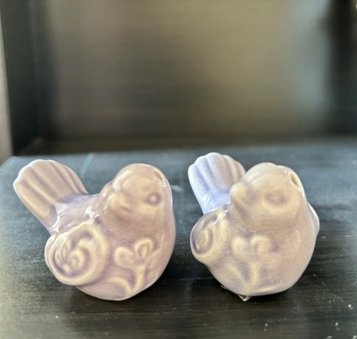 Pair of Small Lavender Purple Ceramic Bird salt and pepper shakers - Decorative Home Decor Accents/kitchen appliances