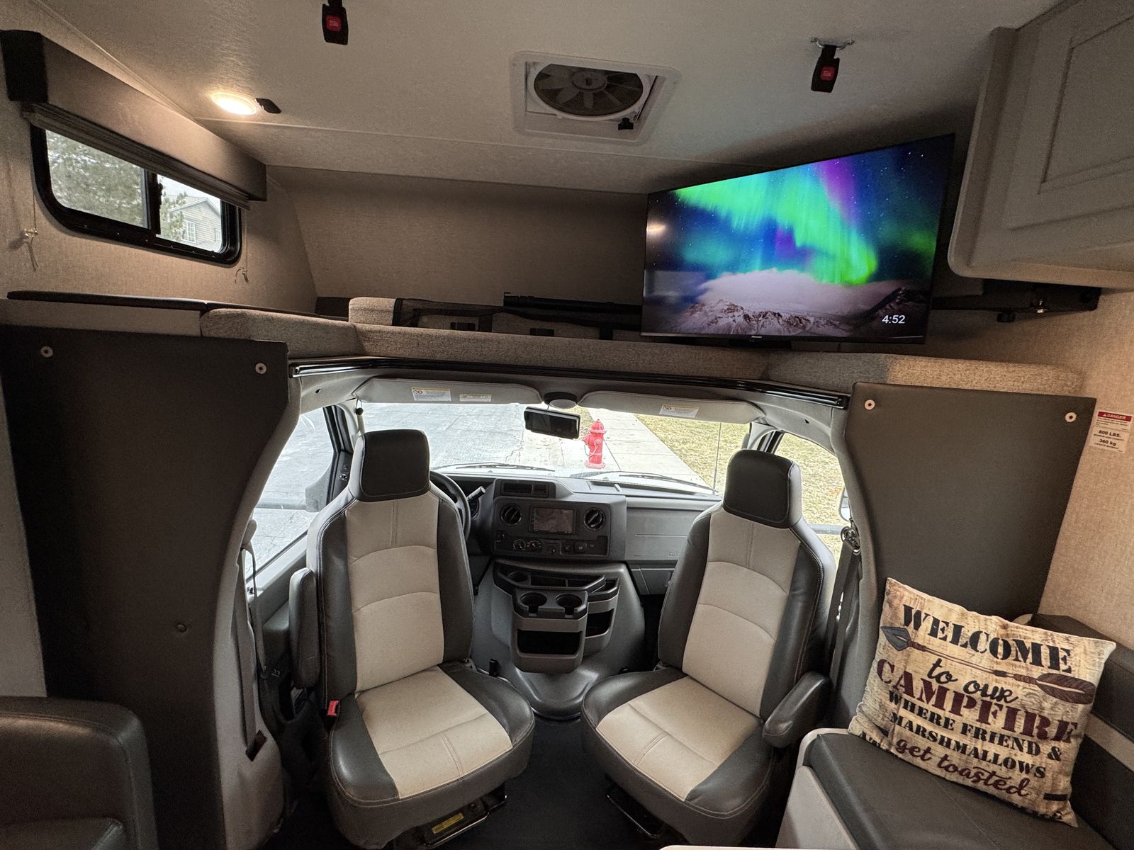 Plan Your RV Trip Before Dates Fill- 28ft Coachmen 26DS Family RV Rental